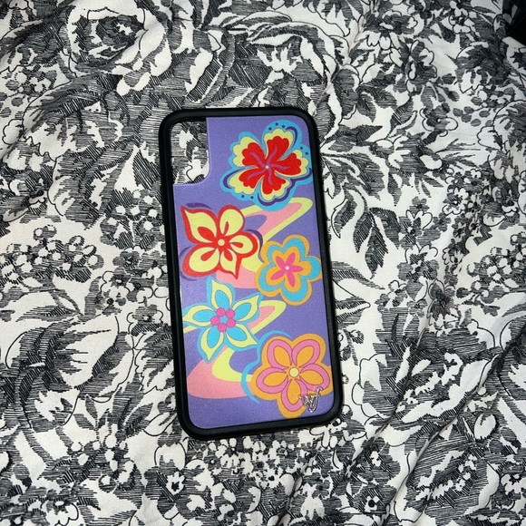 Wildflower iPhone X/Xs phone case “surfs up” - Picture 2 of 3